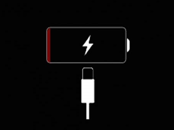 如何給手機(jī)充電？